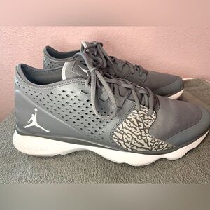 NIKE AIR JORDAN MENS SNEAKERS SIZE 13